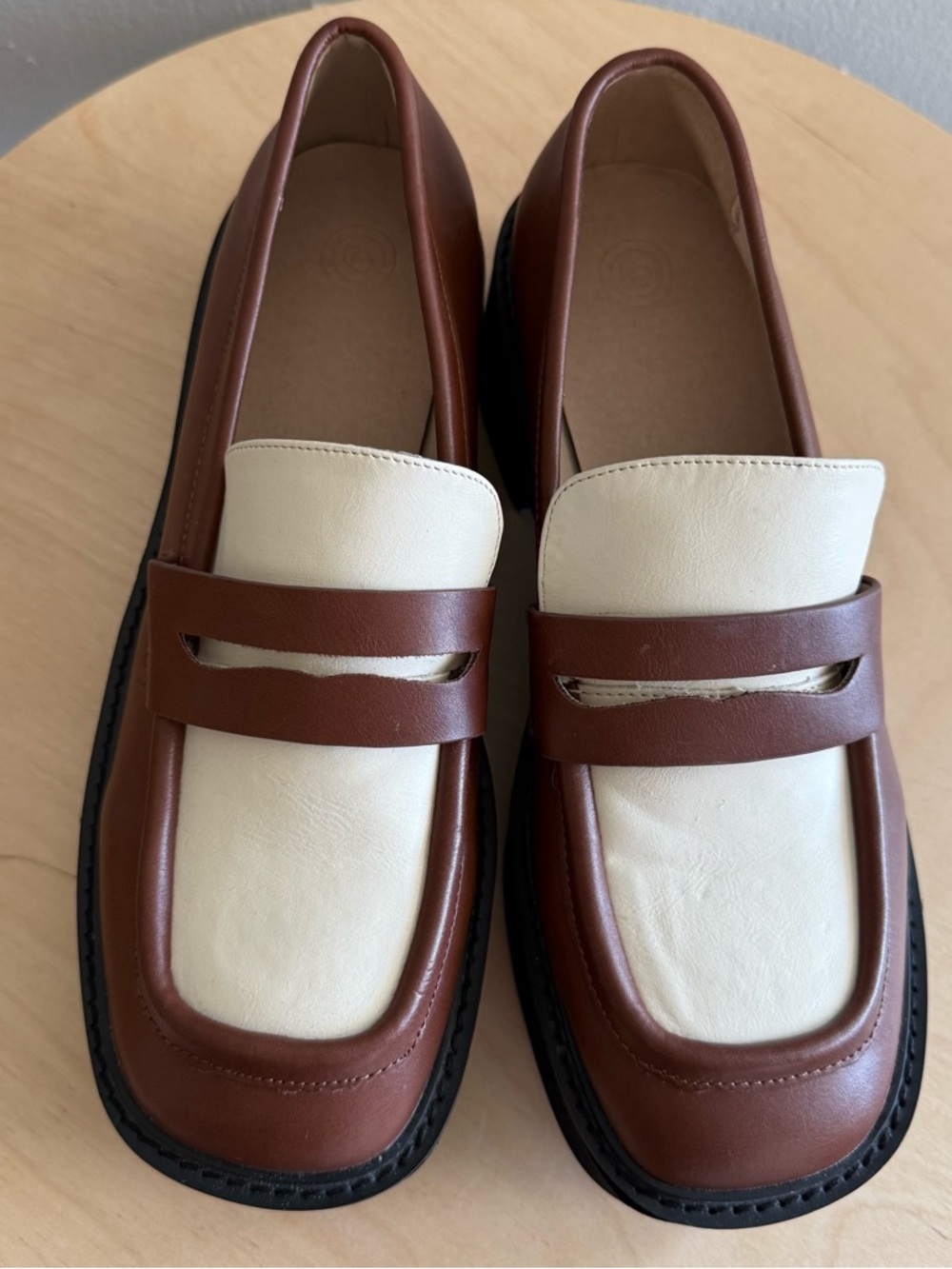 Urban Outfitters Square Toe Platform Penny Loafers Size 9 Two Tone - Picture 3 of 12